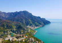 Ogni anno 5 km di costa naturale in meno